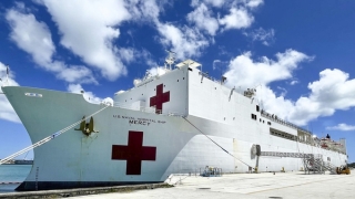 Tàu bệnh viện USNS Mercy (Mỹ) cập Cảng Vũng Rô (Phú Yên)