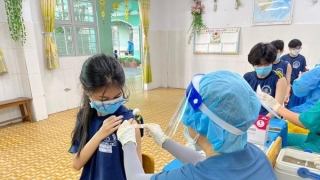 Tăng cường triển khai tiêm vaccine phòng COVID-19 và sử dụng hiệu quả vaccine tại một số tỉnh, thành phố