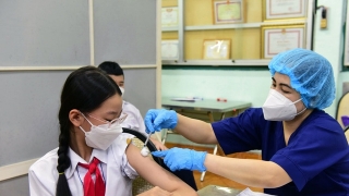 Lào Cai triển khai tiêm nhắc lại vaccine phòng COVID-19 cho trẻ em 12 đến 17 tuổi