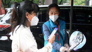 Trung Quốc: Yêu cầu không ra khỏi nhà do dịch COVID-19 bùng phát