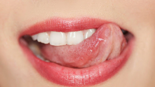 Dấu hiệu cảnh báo bệnh khi xuất hiện mùi vị trong miệng vào buổi sáng