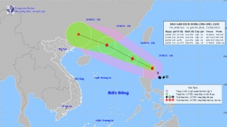 Cập nhật tình hình bão Ma-on: Tâm bão mạnh cấp 10, giật cấp 12