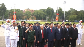 Đoàn đại biểu lãnh đạo Đảng, Nhà nước viếng Chủ tịch Hồ Chí Minh nhân dịp Quốc khánh 2/9