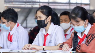 Hà Nội sẽ dùng ngân sách hỗ trợ 50% học phí cho năm học 2022-2023