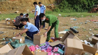 Yên Bái tiêu hủy số lượng lớn thuốc lá điện tử nhập lậu