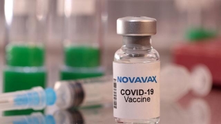 Mỹ cấp phép sử dụng vaccine COVID-19 của hãng Novavax làm mũi tăng cường