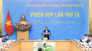 Thủ tướng Phạm Minh Chính yêu cầu nghiên cứu, điều chỉnh chính sách phòng, chống dịch COVID-19 phù hợp với tình hình mới