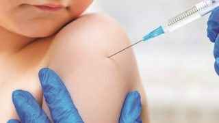 Tăng cường tiêm vaccine COVID-19 cho trẻ mầm non, học sinh trong nhà trường