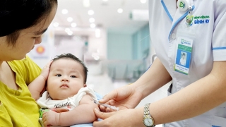 Phân bổ vaccine sởi và vaccine DPT để phục vụ tiêm chủng mở rộng cho trẻ em cả nước