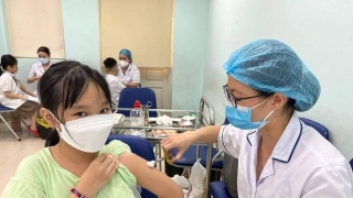 Quảng Ngãi tăng cường triển khai tiêm vaccine phòng COVID-19