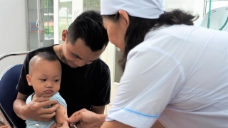 TP. HCM đã có vaccine sởi, DPT và vitamin A miễn phí cho trẻ