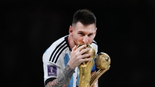 Lionel Messi được trao danh hiệu Cầu thủ xuất sắc nhất, Kylian Mbappe nhận danh hiệu Vua phá lưới tại World Cup 2022