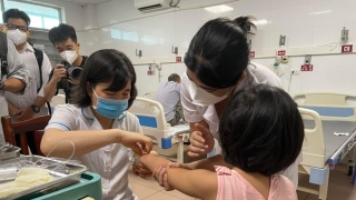 Hà Nội tăng cường tiêm vaccine phòng COVID-19 cho trẻ em