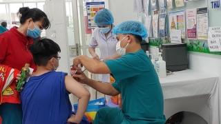 TP. HCM thực hiện tiêm vaccine phòng COVID-19 xuyên Tết