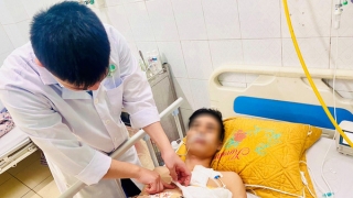 Thanh Hoá cứu sống nam bệnh nhân bị thủng tim, đứt động mạch vú trong lo lưỡi cưa văng vào ngực