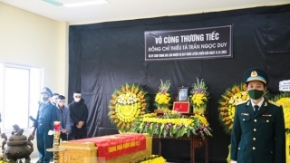 Truy thăng quân hàm sĩ quan trước thời hạn từ Đại úy lên Thiếu tá đối với phi công Trần Ngọc Duy