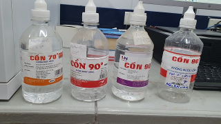 Hà Nội gia tăng tình trạng bệnh nhân ngộ độc methanol phải nhập viện
