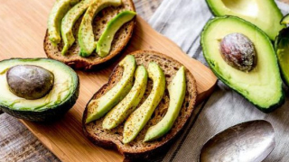 Ăn bơ giúp loại bỏ cholesterol “xấu”