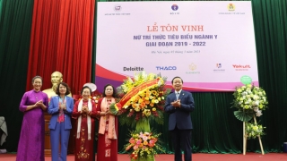 Tôn vinh 51 nữ trí thức tiêu biểu ngành y giai đoạn 2019 - 2022