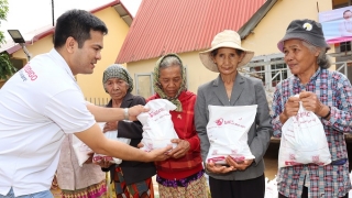 Đắk Nông: Công ty Medigo thăm và tặng quà cho người M’Nông