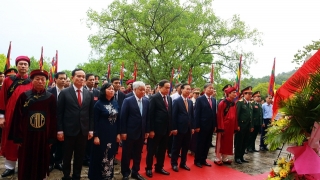 Lãnh đạo Đảng, Nhà nước dâng lễ, dâng hương tưởng niệm các Vua Hùng tại tỉnh Phú Thọ