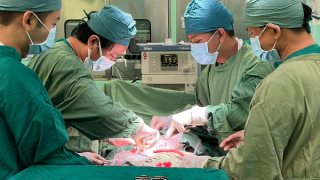 Bệnh viện Bà Rịa phẫu thuật thành công cho 1 trường hợp bị mảnh lưỡi cưa văng vào ổ bụng trong lúc sử dụng máy cắt cỏ