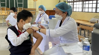 Lâm Đồng tiếp tục tiêm chủng miễn phí vaccine phòng COVID-19 cho nhân dân