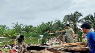 Cà Mau: Lốc xoáy đã làm sập và tốc mái trên 55 nhà dân, ước tính thiệt hại hơn 1 tỷ đồng