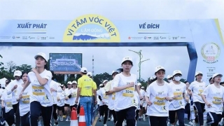 Lâm Đồng: Hơn 4.800 học sinh sinh viên, thầy cô, phụ huynh tham gia giải chạy S-Race