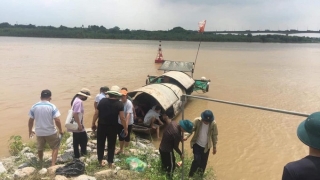 Hà Nội tìm kiếm 2 bé trai mất tích khi đi tắm trên sông Đuống