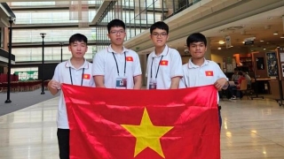 4/4 học sinh đội tuyển Việt Nam giành huy chương tại Olympic Tin học quốc tế 2023