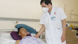 Quảng Ninh: Bệnh viện Việt Nam – Thụy Điển Uông Bí phẫu thuật cắt 1,5m ruột bị hoại tử, cứu sống người đàn ông 44 tuổi