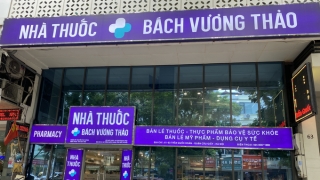 !Nhà thuốc Bách Vương Thảo vì lợi nhuận, coi thường pháp luật, khi ngang nhiên bán thuốc kê đơn tràn lan?