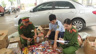 Thanh Hóa thu giữ hàng nghìn sản phẩm thực phẩm không rõ nguồn gốc, quá hạn sử dụng