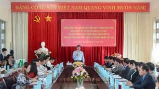 Thứ trưởng Bộ Giáo dục và Đào tạo khảo sát kết quả 10 năm thực hiện Nghị quyết 29 tại Trường Đại học Đà Lạt