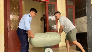 Cao Bằng thu giữ 115 kg giun đất đã sấy khô, không rõ nguồn gốc xuất xứ