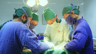 Quảng Ninh: Bệnh nhân 50 tuổi có khối u Liposarcoma hiếm gặp với kích thước lớn