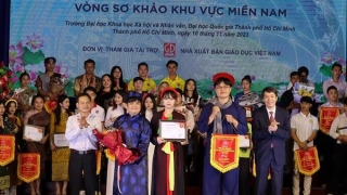 Lưu học sinh nước ngoài thi hùng biện tiếng Việt: Lan toả tình yêu Việt Nam