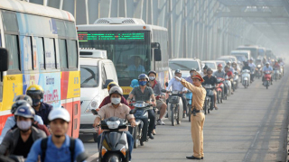 Hà Nội bảo đảm trật tự, an toàn giao thông dịp Tết Dương lịch, Tết Nguyên đán Giáp Thìn và Lễ hội xuân 2024