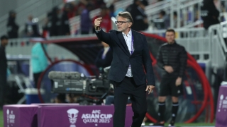 Huấn luyện viên Philippe Troussier và các học trò chia sẻ sau trận thua 0-1 đội tuyển Indonesia