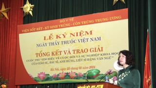 Đại diện Bộ Y tế dự lễ Lễ kỷ niệm và Chương trình tổng kết, trao giải cuộc thi về cố Giáo sư, Bác sĩ  Đặng Văn Ngữ