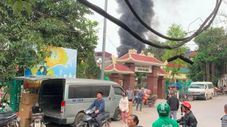 Hà Nội nhanh chóng dập tắt đám cháy 2 nhà dân gần chợ Bắc Lãm