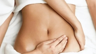 Cách massage để giảm đau bụng kinh