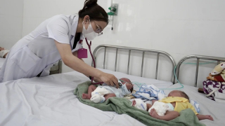 Nghệ An: Gia tăng tình trạng trẻ nhập viện điều trị các bệnh về đường hô hấp, tiêu hóa do thời tiết nắng nóng