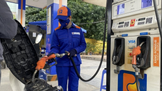 Giá xăng RON 95 giảm, RON 92 tăng từ 15h chiều hôm nay ngày 4/4