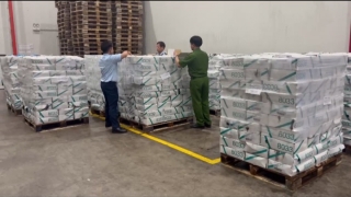 Hà Nội phát hiện 11,9 tấn thực phẩm đông lạnh có dấu hiệu là hàng hóa nhập lậu