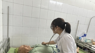 Hà Nội: Cứu sống và điều trị thành công cho cụ ông 88 tuổi bằng phương pháp đặt máy tạo nhịp tim vĩnh viễn và mắc nhiều bệnh nền