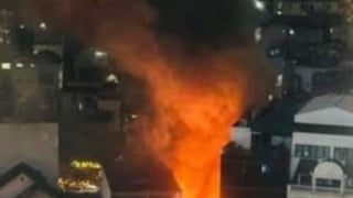 Hà Nội: Xảy ra đám cháy lớn tại quận Cầu Giấy trong đêm