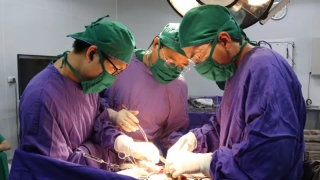 Quảng Ninh: Phẫu thuật bóc tách khối phình mạch thân tạng hiếm gặp, y văn chỉ có khoảng 200 ca