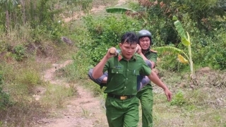 Lãnh đạo Bộ Công an biểu dương hành động tận tụy cứu giúp Nhân dân trong tình huống nguy hiểm